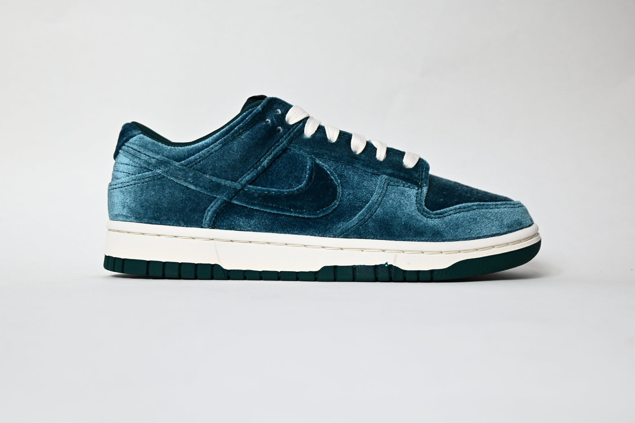 Nike Dunk Low Velvet Teal (W) - DZ5224-300