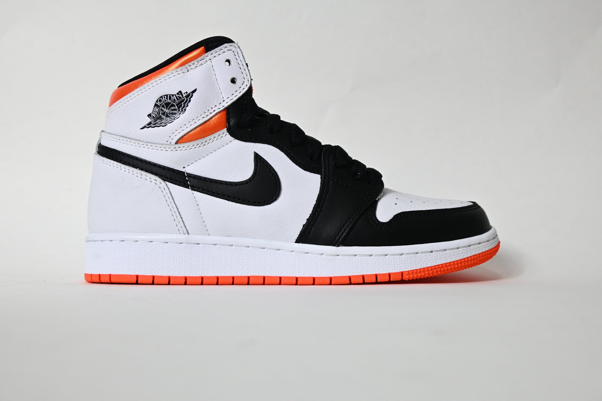 Jordan 1 Retro High Electro Orange - 555088-180