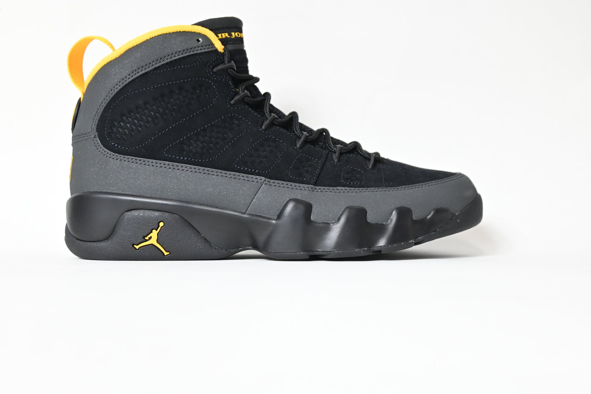 Jordan 9 University Gold - CT8019-070