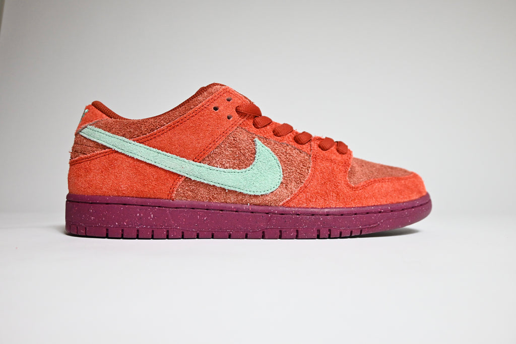 Nike SB Dunk Low 'Mystic Red and Rosewood' (DV5429-601) Release