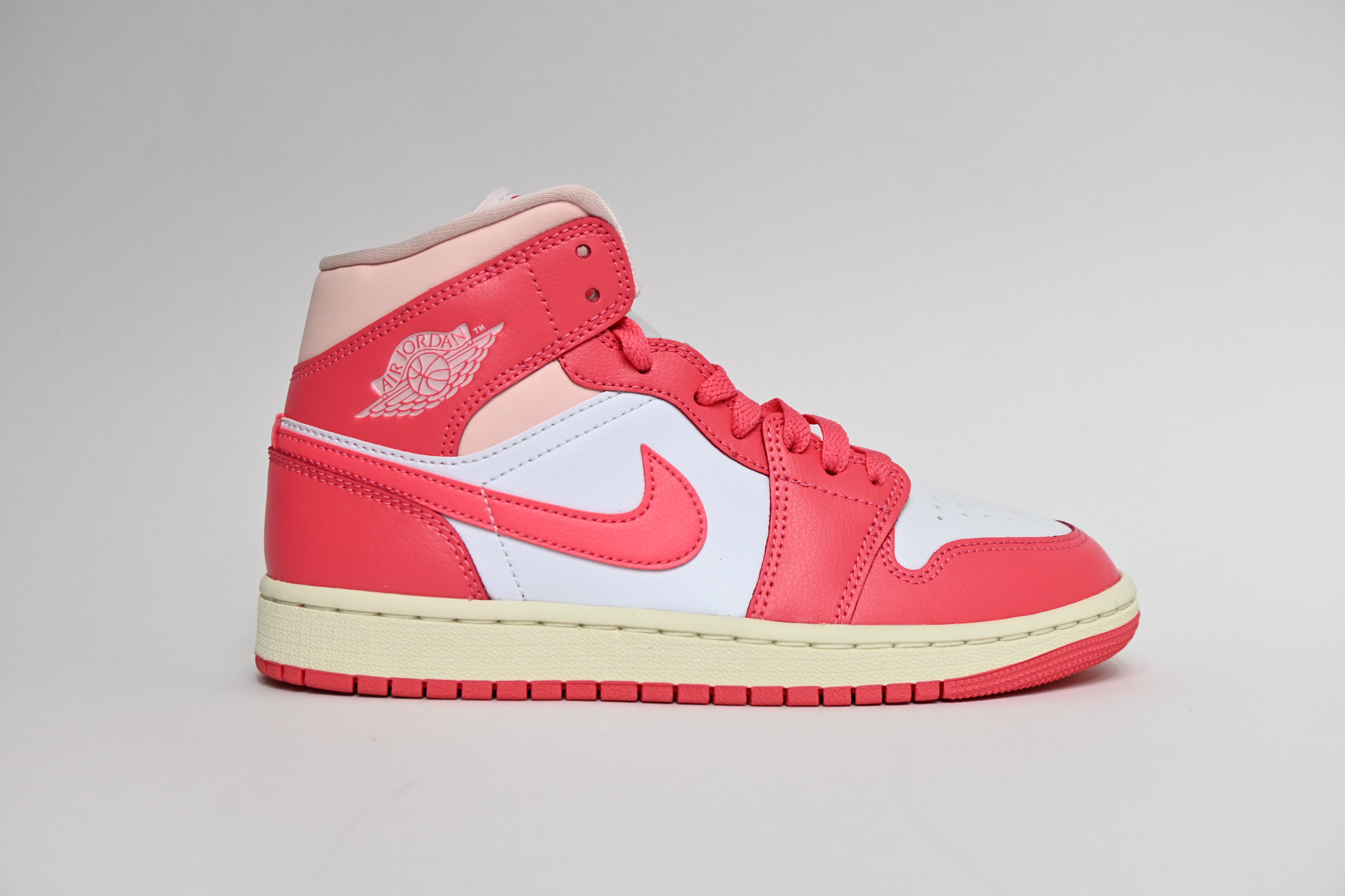 Jordan 1 Strawberries and Cream - BQ6472-186